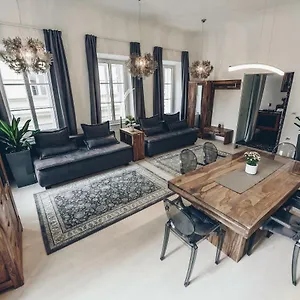 Feel Centre Apartment Ljubljana